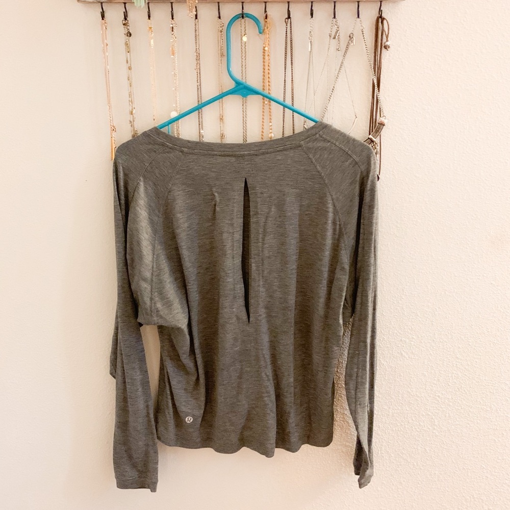 Lulu Lemon Long Sleeve Gray Open Back Top - Picture 2 of 2